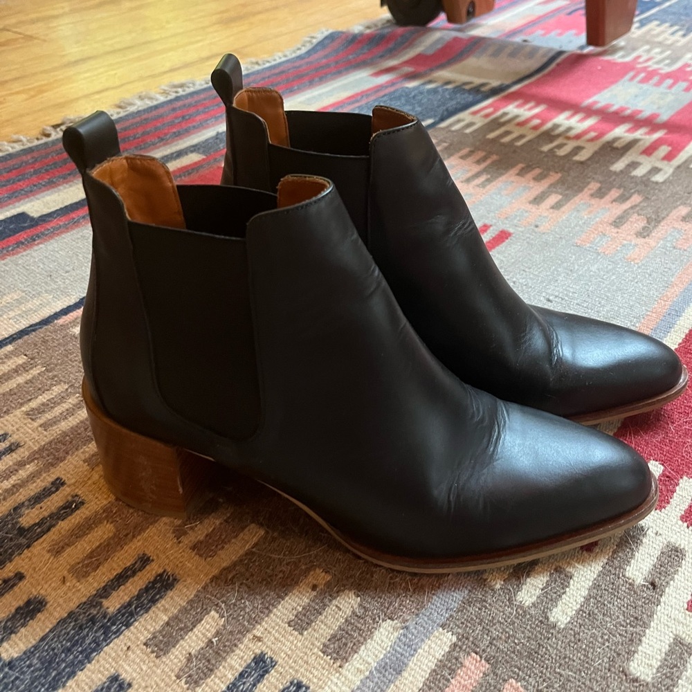 Everlane “The Heel Boot” no longer available on site